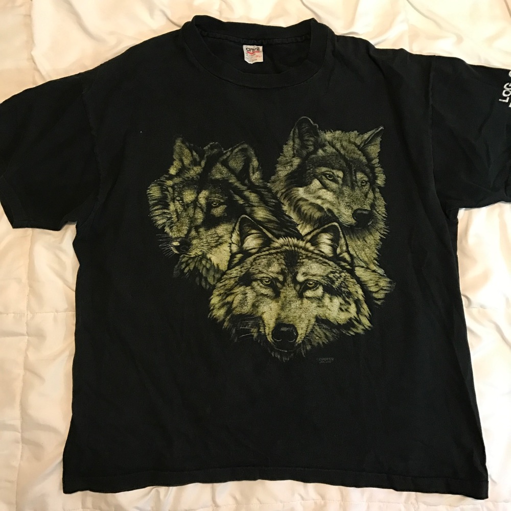 Vintage black Anvil wolf graphic tee.